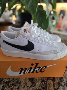 Nike White Low-Top Sneakers with Black Swoosh Blazer